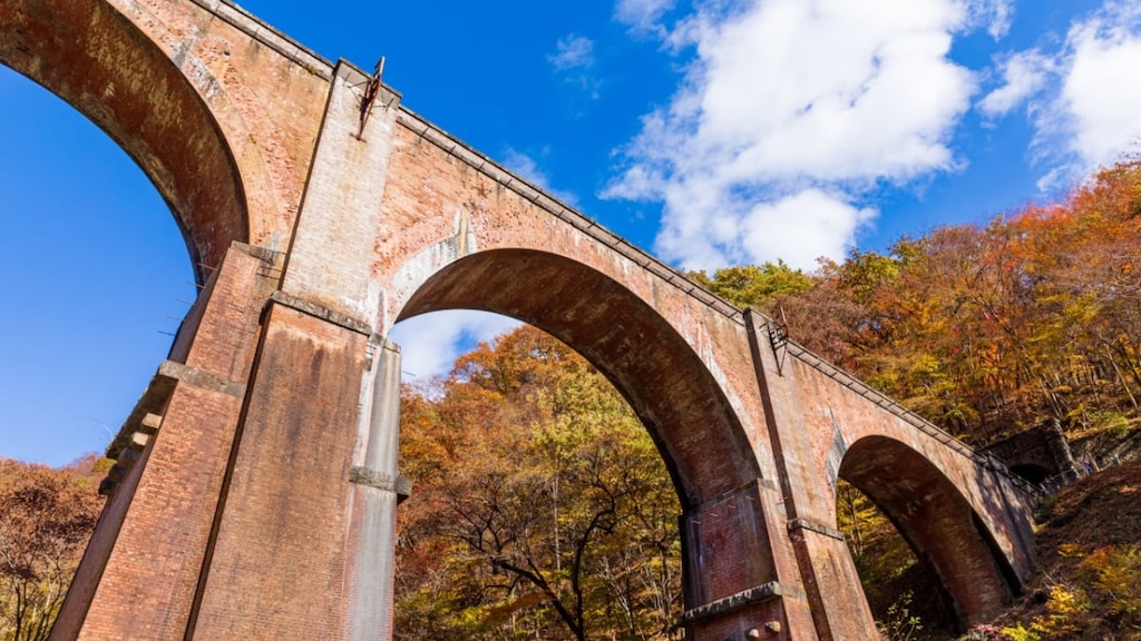 ベストシーズンは紅葉？橋は渡れる？めがね橋・碓氷第三橋梁は写真に最適