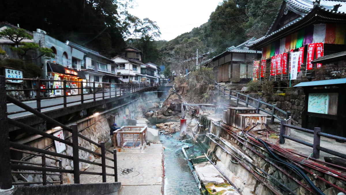 和歌山で人気な 湯の峰温泉 は魅力的な日本最古の共同浴場 Skyticket 観光ガイド