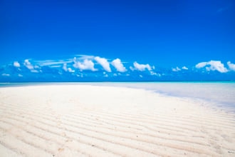 与論島に現れる幻のビーチ