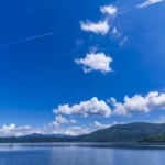 十和田湖の夏の湖岸
