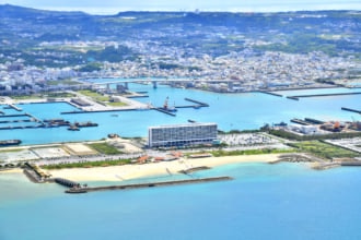 ホテルを上空から見る