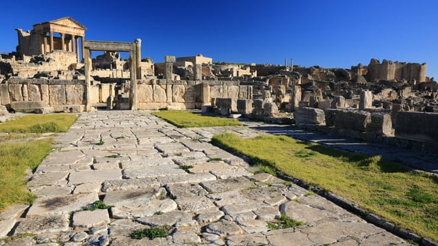 丘の上のローマ遺跡！モザイクの美しいチュニジアの世界遺産ドゥッガ