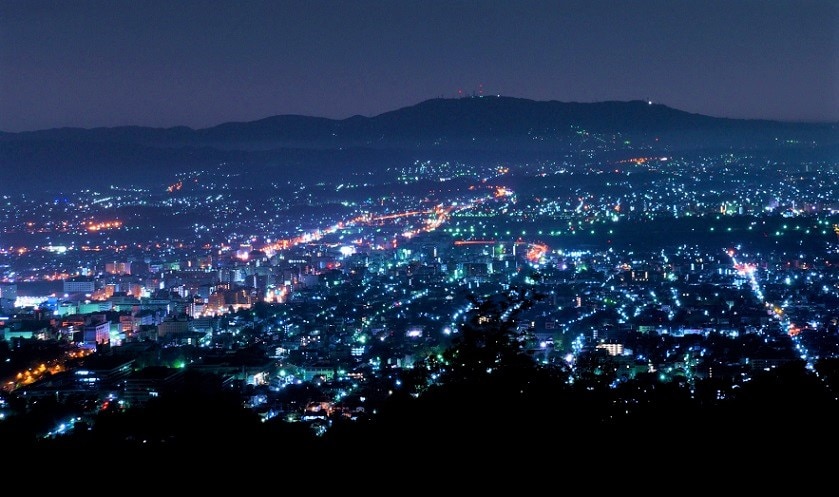新日本三大夜景の一つ若草山からの夜景も！奈良県の夜景スポットをご紹介