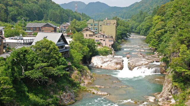 湯谷温泉のおすすめ観光スポット7選 紅葉の鳳来峡と長篠の古戦場を巡る旅 Skyticket 観光ガイド