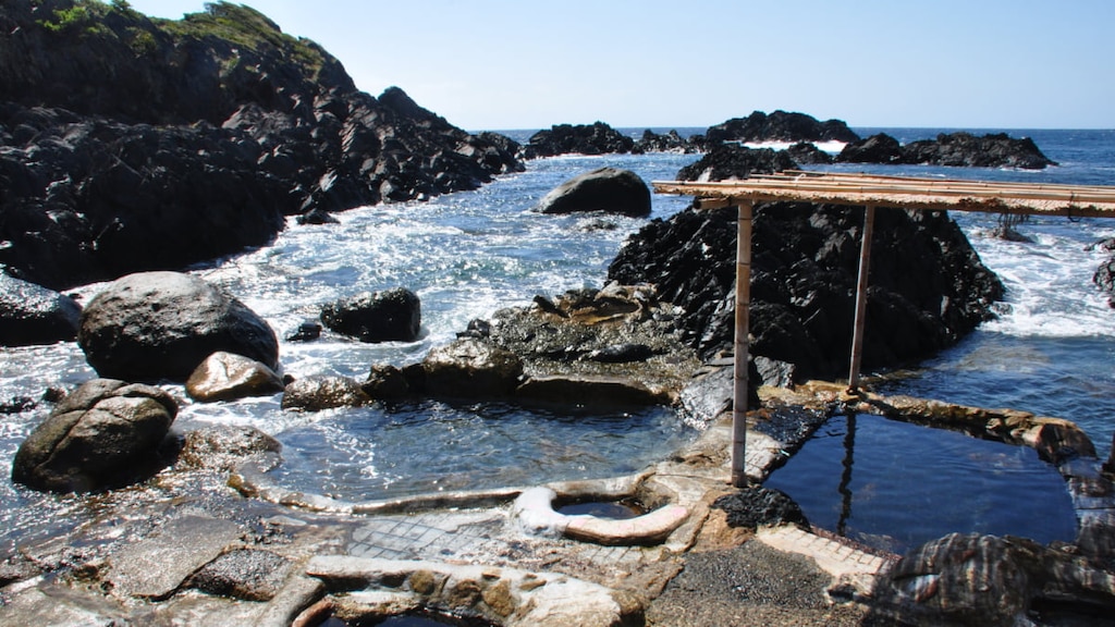 平内海中温泉♨干潮時だけ入浴できる海の温泉｜屋久島の天然温泉