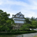 駅から見た福山城