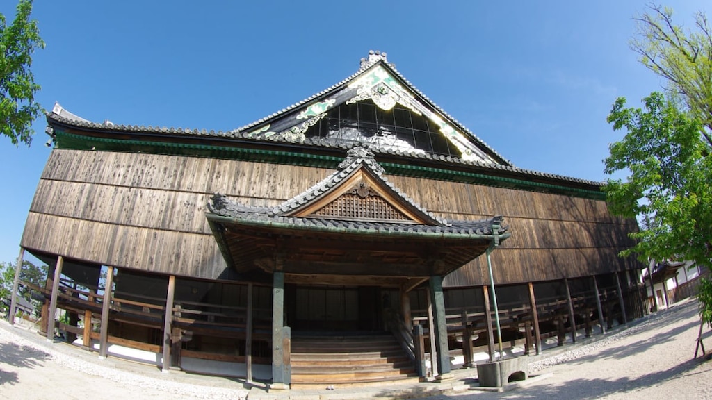 三重県初の国宝建造物！真宗高田派本山・専修寺の見どころを紹介