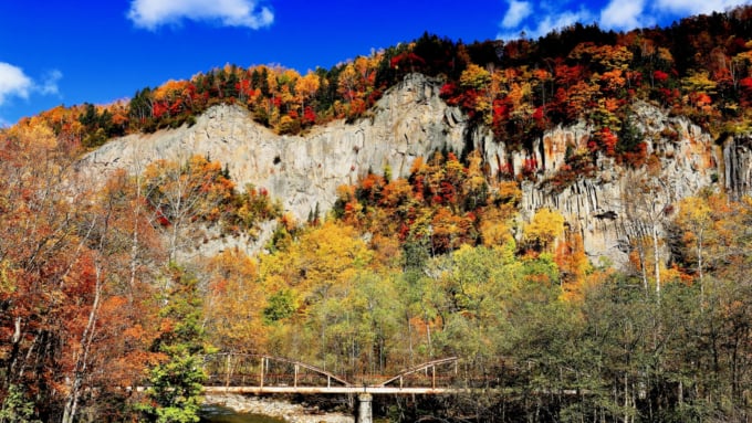 紅葉が美しい秋の層雲峡