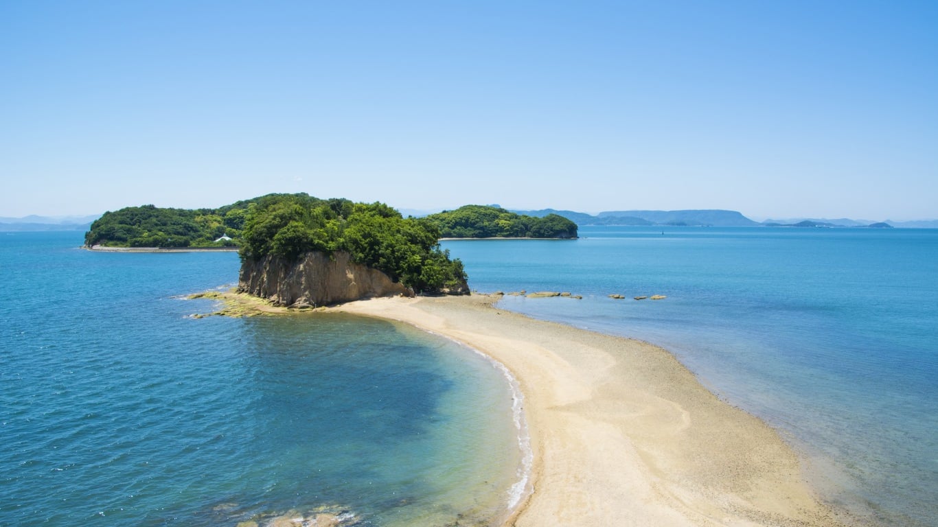 小豆島一の人気スポット エンジェルロード でロマンチックな観光を Skyticket 観光ガイド