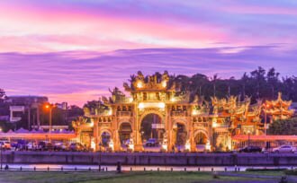 台湾新竹市新豊県新豊県智湖寺の美しい夕日