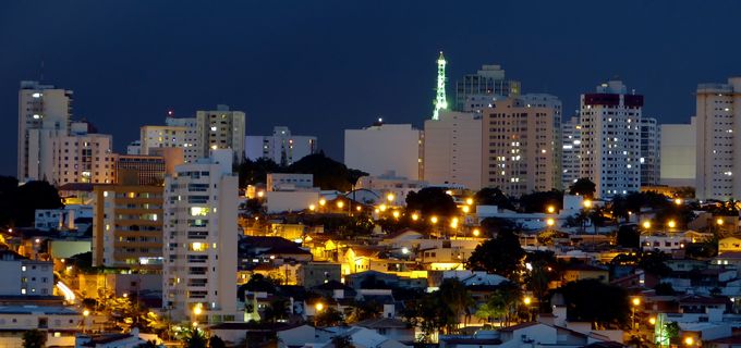 ウベランディア