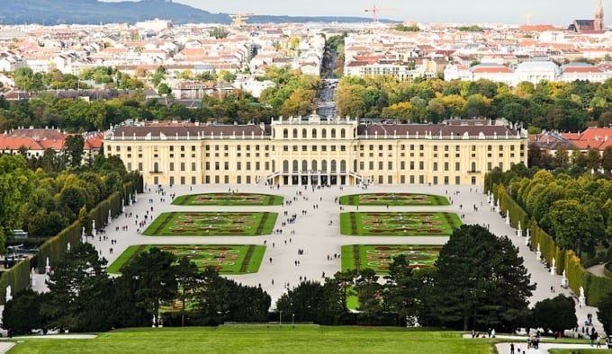ヴェルサイユ宮殿を凌ぐオーストリア世界遺産 シェーンブルン宮殿と庭園群 Skyticket 観光ガイド