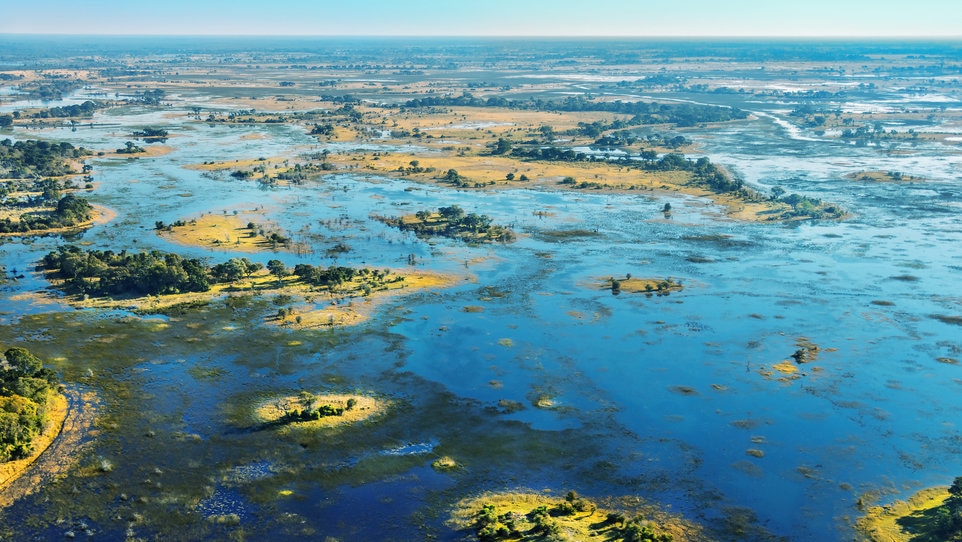 世界最大の内陸デルタであるボツワナの世界遺産、オカバンゴ・デルタ