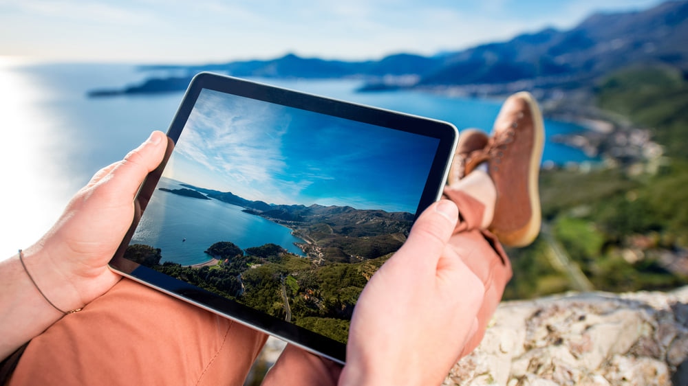 海外旅行でも大活躍！渡航先でのタブレット活用法を紹介