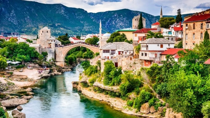 ボスニア・ヘルツェゴビナの世界遺産！モスタル旧市街の古い橋の地区