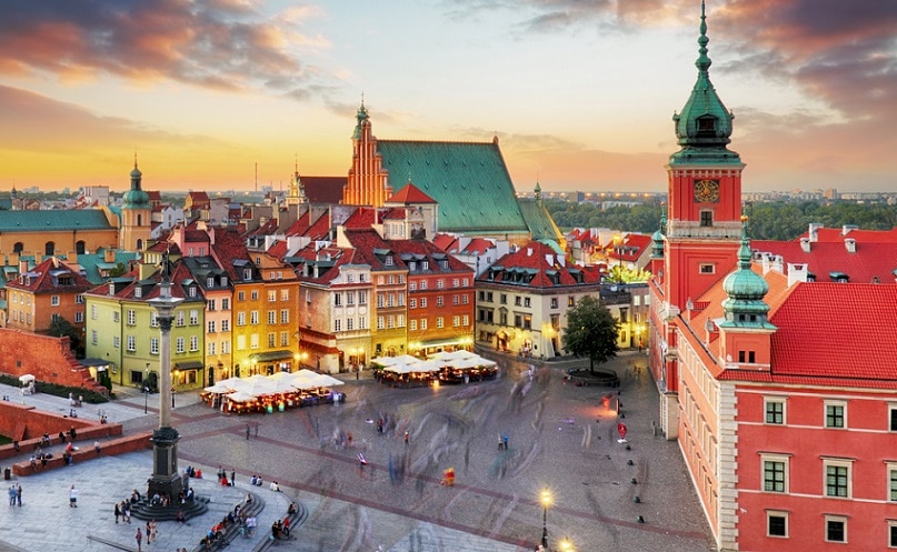 「不屈の熱意」で復元された世界遺産！ポーランドのワルシャワ歴史地区
