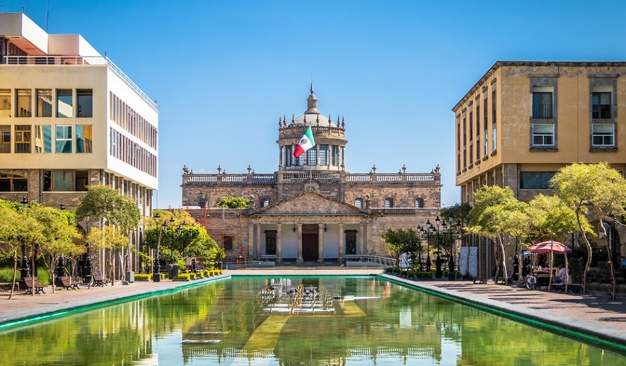 壁画が圧巻！メキシコの世界遺産グアダラハラのオスピシオ・カバーニャス