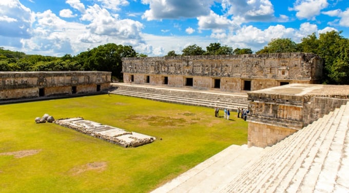 魔法使いのピラミッド！メキシコの世界遺産「古代都市ウシュマル