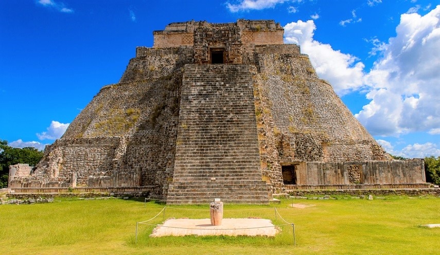 魔法使いのピラミッド！メキシコの世界遺産「古代都市ウシュマル」