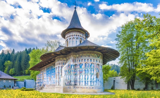 神秘的な芸術作品！ルーマニアの世界遺産モルドヴィア地方の教会群 – skyticket 観光ガイド