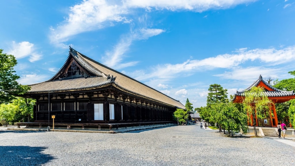 蓮華王院「三十三間堂」長い本堂と千体の千手観音が壮観｜京都国宝巡り