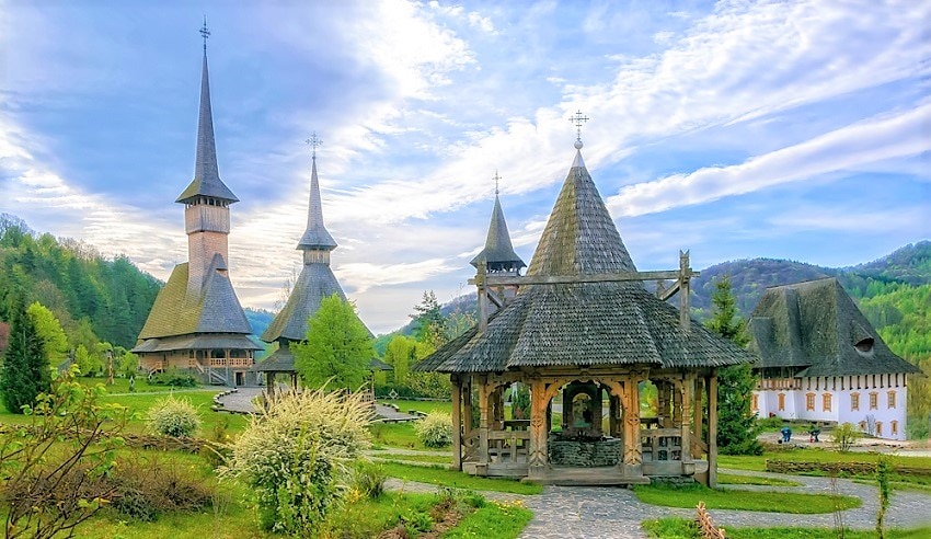 ルーマニアの文化を伝える世界遺産！マラムレシュ地方の木造教会群