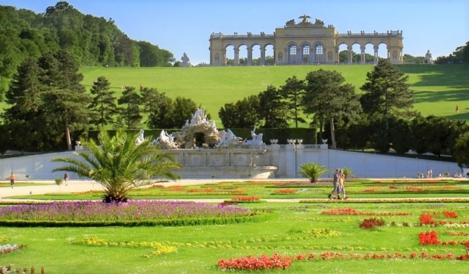 ヴェルサイユ宮殿を凌ぐオーストリア世界遺産 シェーンブルン宮殿と庭園群 Skyticket 観光ガイド