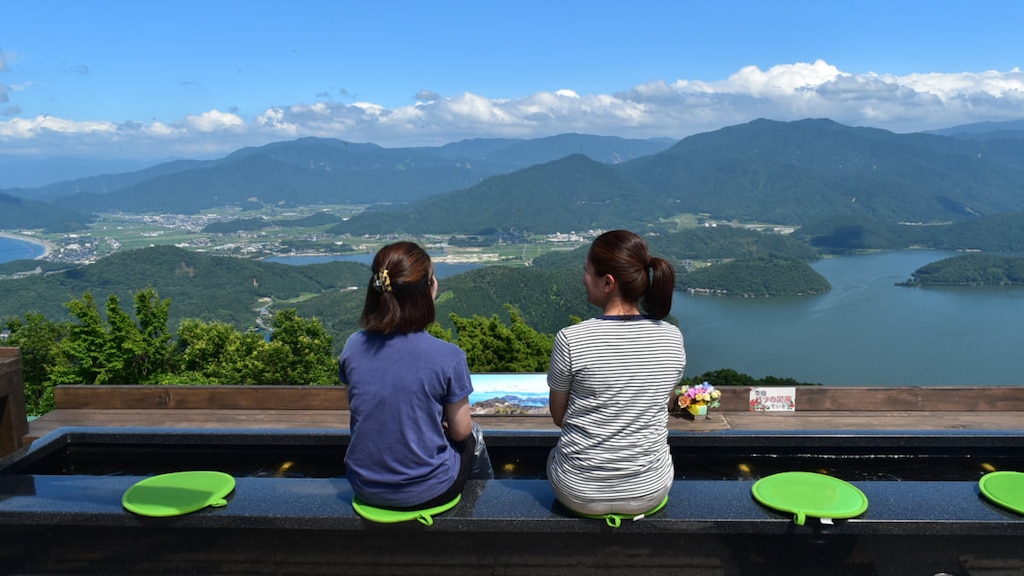 福井県若狭町のレインボーライン山頂公園に5種類の天空のテラスがオープン