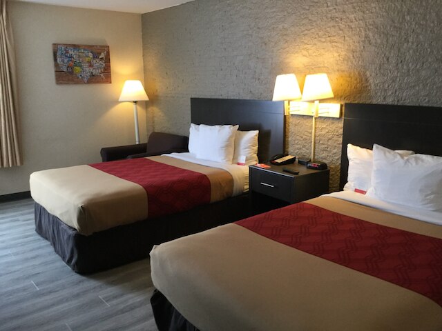 エコノ ロッジ メトロ