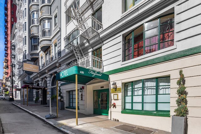 フィッツジェラルド ホテル