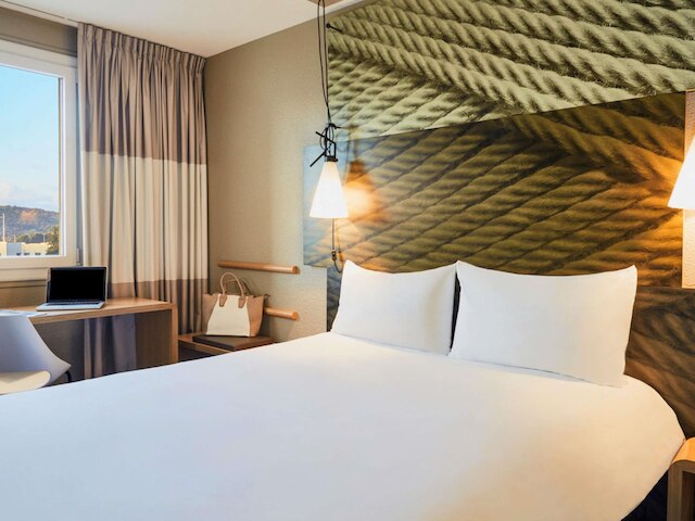 イビス トゥーロン ラ セーヌ シュル メール