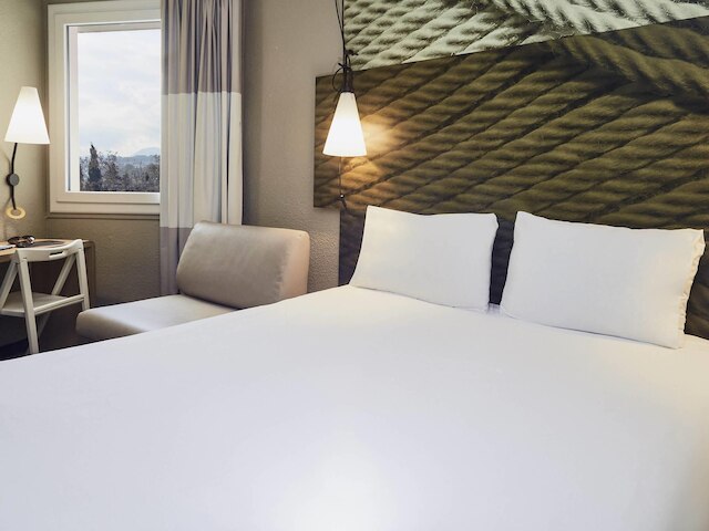 イビス トゥーロン ラ セーヌ シュル メール