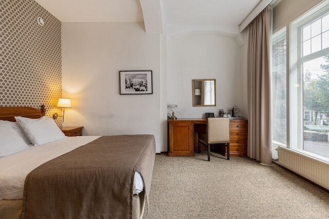 ディッカー & タイス ホテル