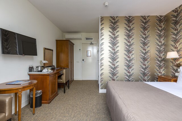 ディッカー & タイス ホテル