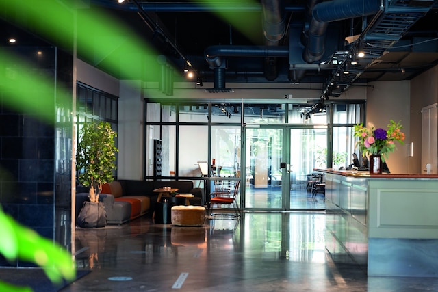 エリート パレス ホテル & スパ