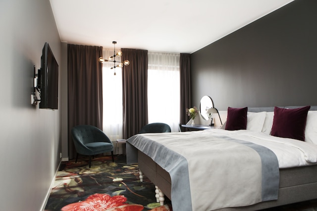 エリート パレス ホテル & スパ