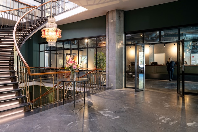 エリート パレス ホテル & スパ