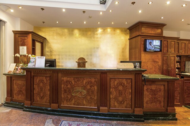 ラディソン ブル ホテル アルトシュタット