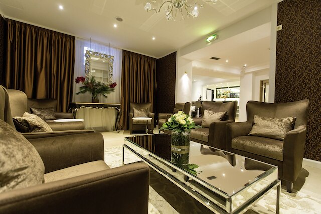 ラディソン ブル ホテル アルトシュタット