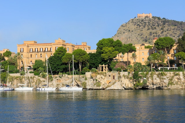 ロッコ フォルテ ヴィラ イジエア