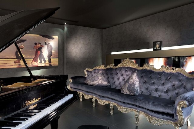 c ホテルズ アンバシアトリ