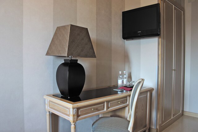 c ホテルズ アンバシアトリ