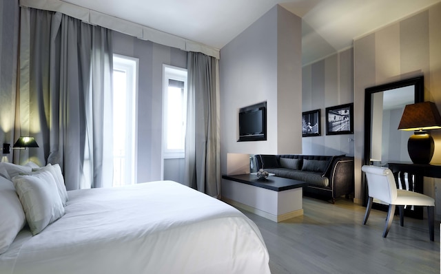 c ホテルズ アンバシアトリ