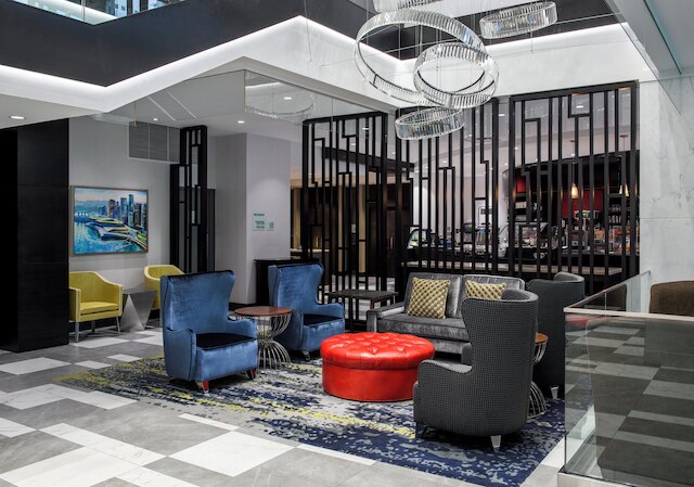 ホリデイ イン & スイーツ バンクーバー ダウンタウン by IHG