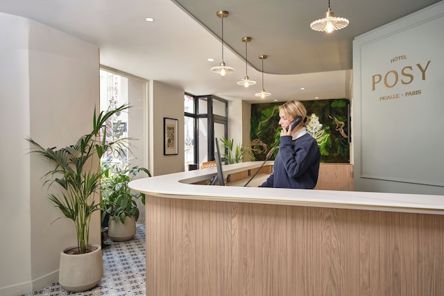 ポージーホテル by ハッピーカルチャー