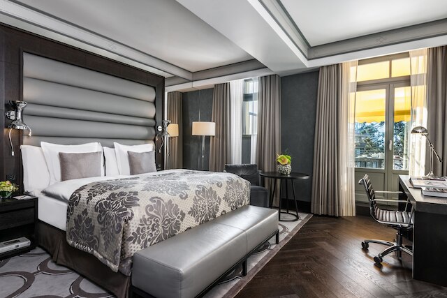 ロイヤル サヴォイ ホテル & スパ