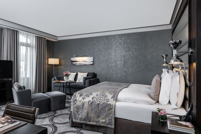 ロイヤル サヴォイ ホテル & スパ