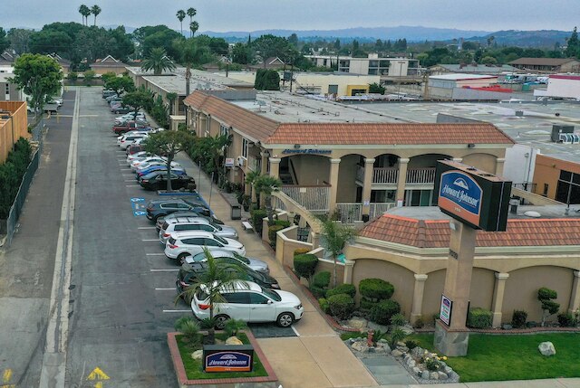 ハワード ジョンソン バイ ウィンダム ブエナ パーク