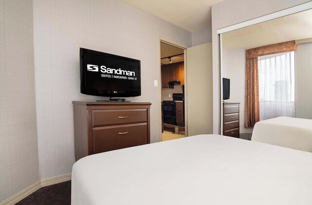 サンドマン スイーツ バンクーバー オン デイヴィー