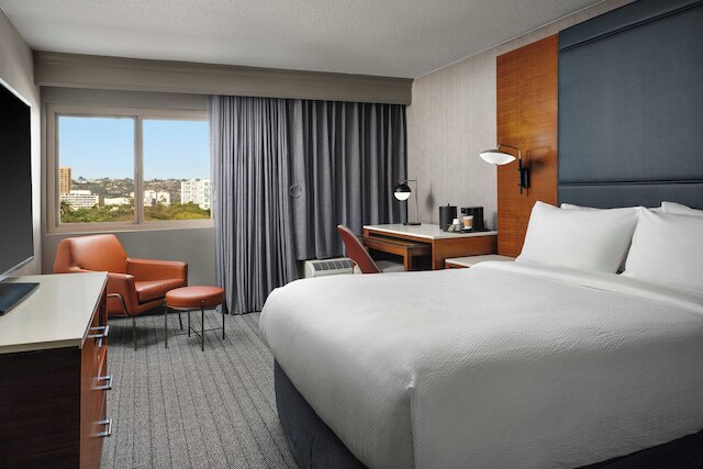 コートヤード・バイ・マリオット・ロサンゼルス・センチュリー・シティ / ビバリー・ヒルズ